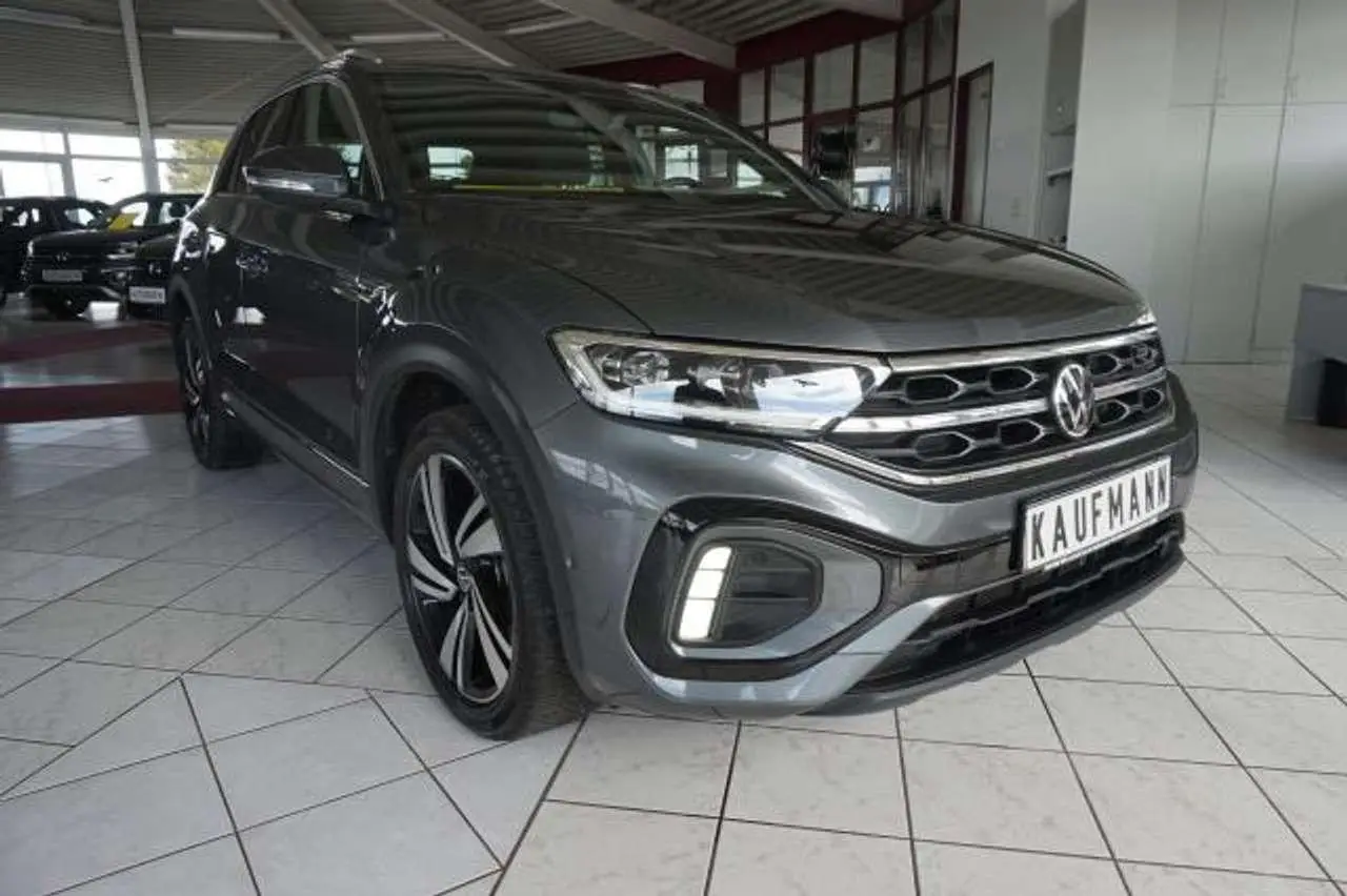 Photo 1 : Volkswagen T-roc 2023 Essence