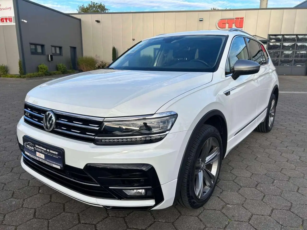 Photo 1 : Volkswagen Tiguan 2019 Petrol