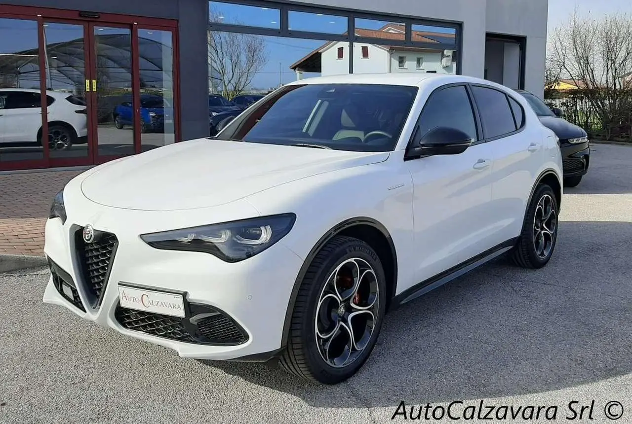 Photo 1 : Alfa Romeo Stelvio 2024 Diesel