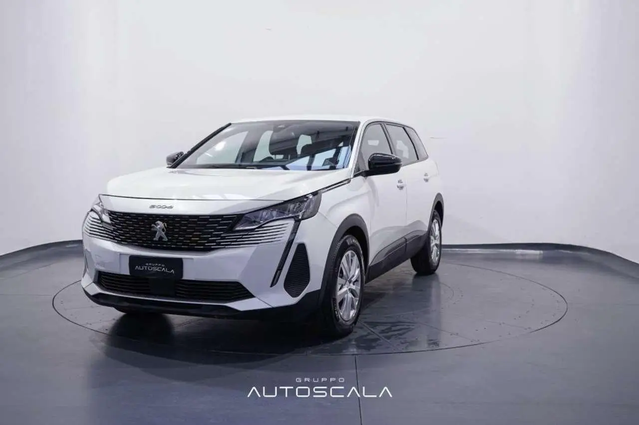 Photo 1 : Peugeot 5008 2023 Essence