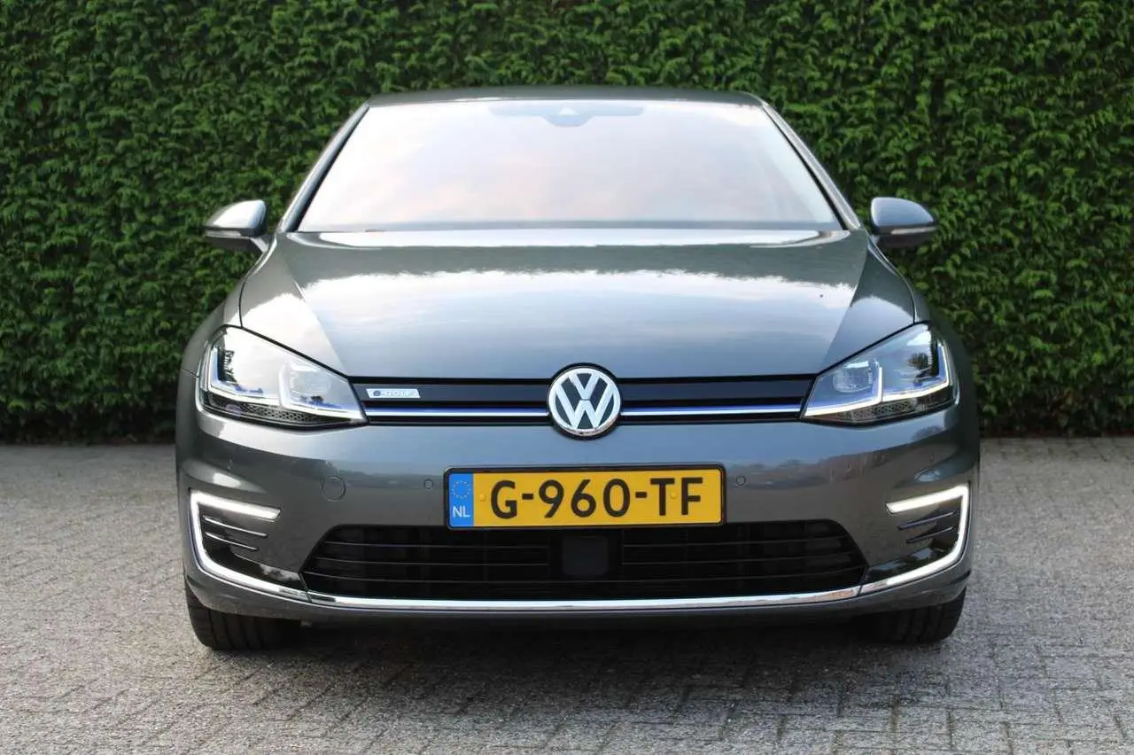 Photo 1 : Volkswagen Golf 2019 Électrique