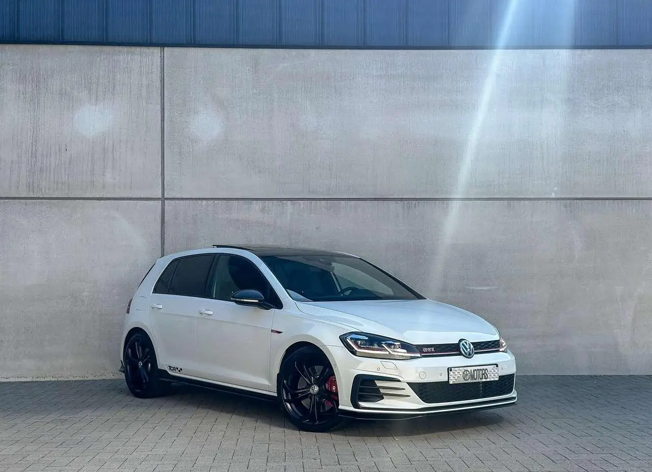 Photo 1 : Volkswagen Golf 2020 Essence