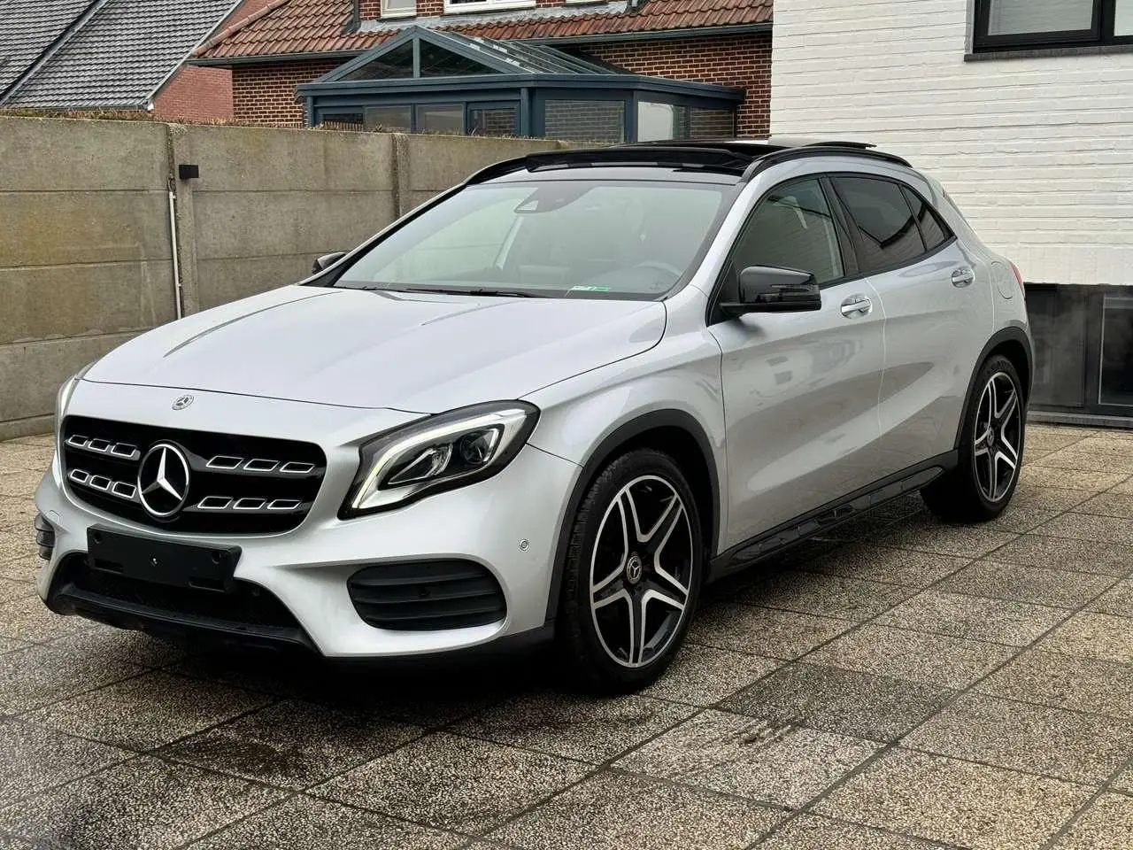 Photo 1 : Mercedes-benz Classe Gla 2020 Petrol