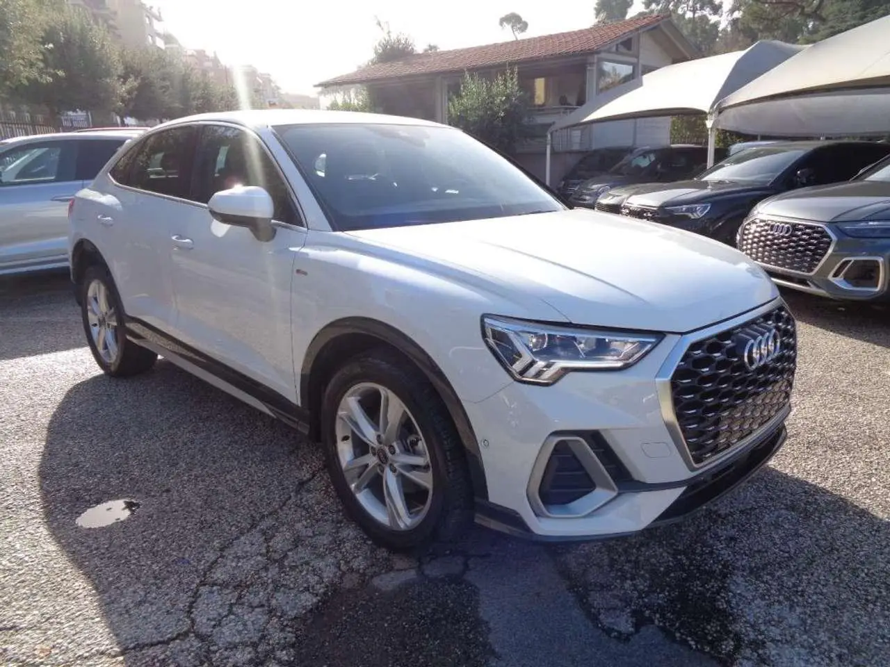 Photo 1 : Audi Q3 2023 Diesel