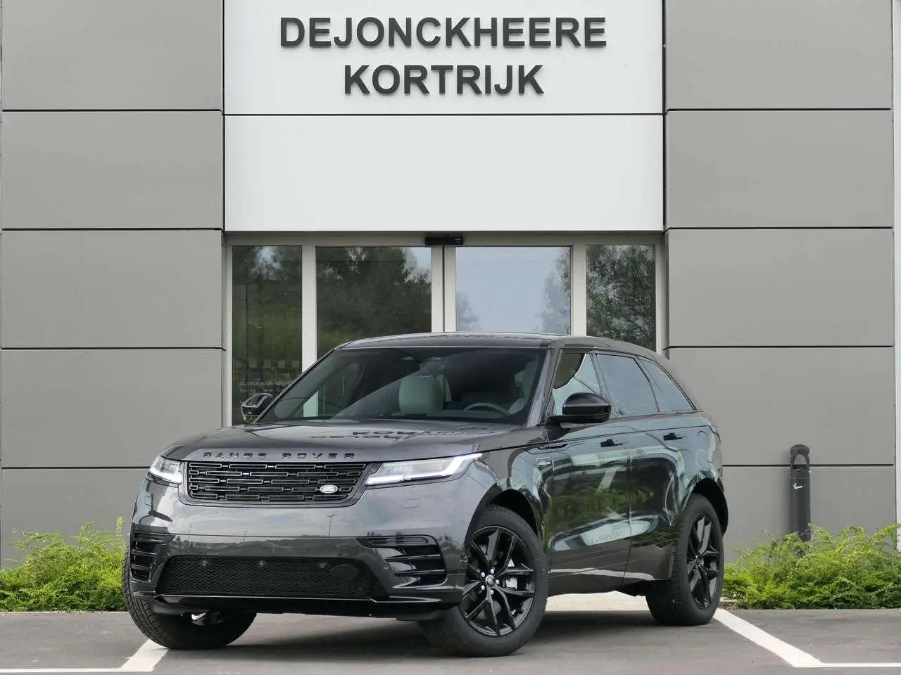 Photo 1 : Land Rover Range Rover Velar 2024 Hybrid