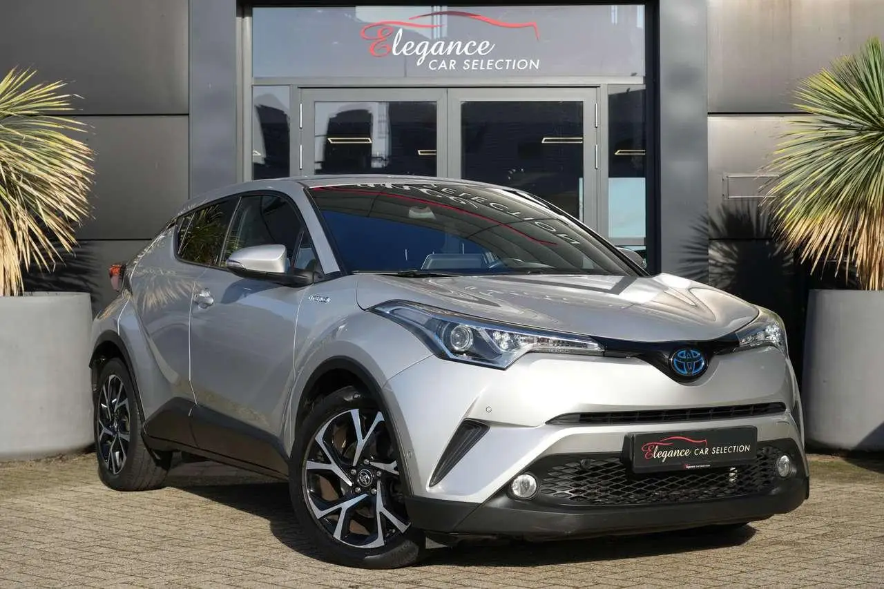 Photo 1 : Toyota C-hr 2019 Hybrid