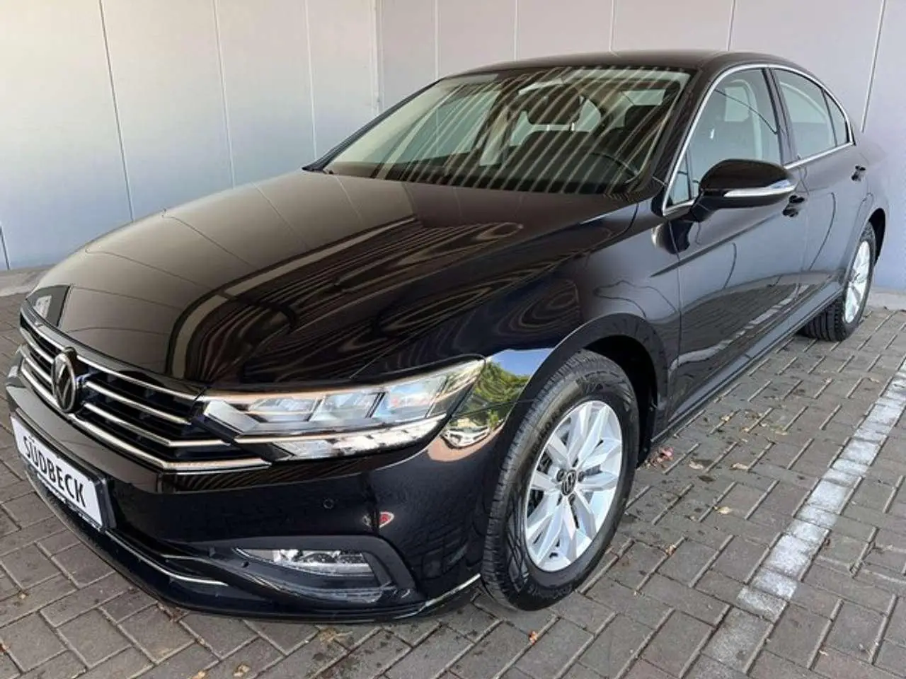 Photo 1 : Volkswagen Passat 2021 Petrol