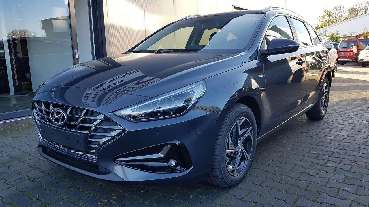 Photo 1 : Hyundai I30 2024 Petrol