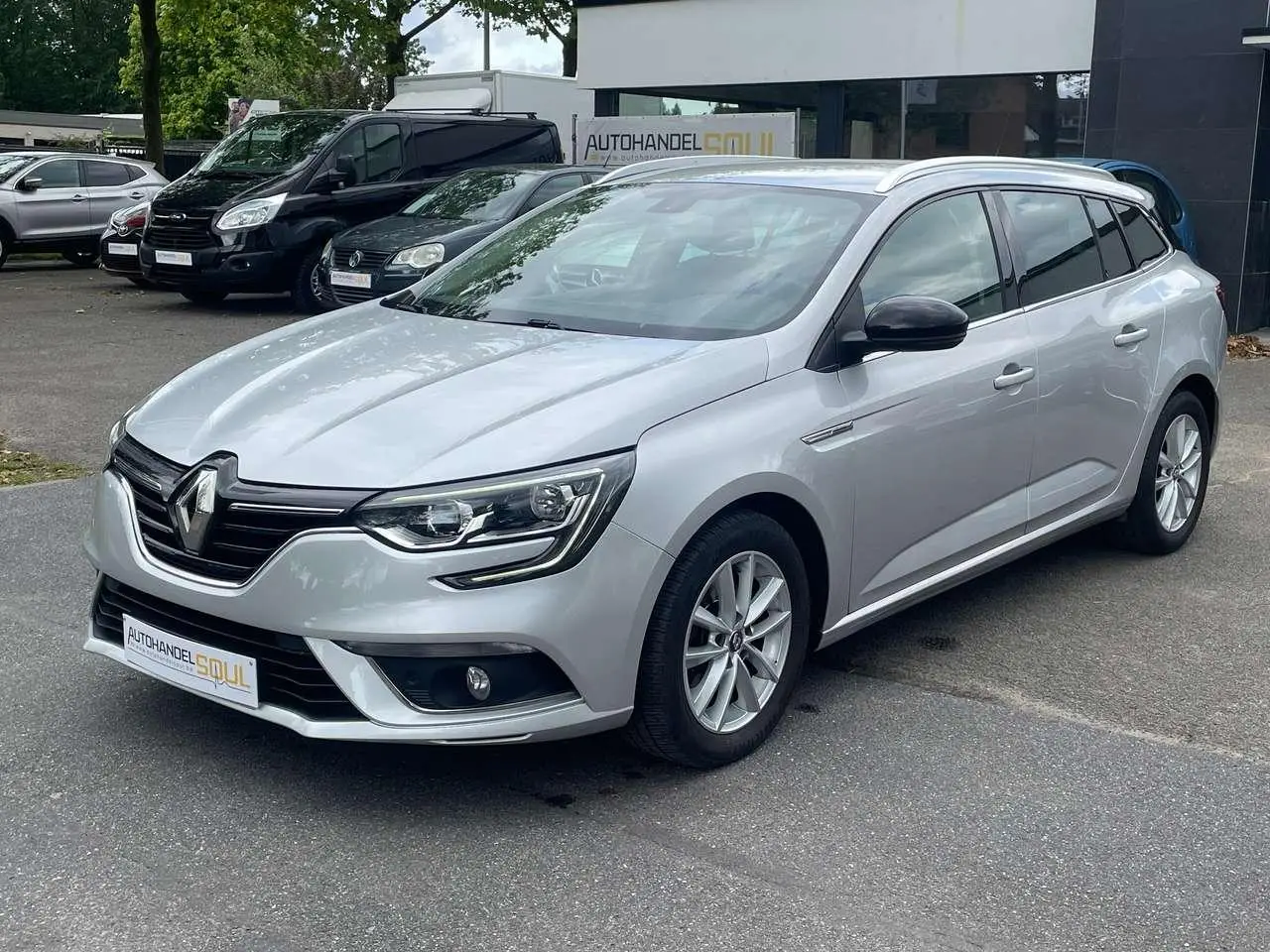 Photo 1 : Renault Megane 2018 Essence