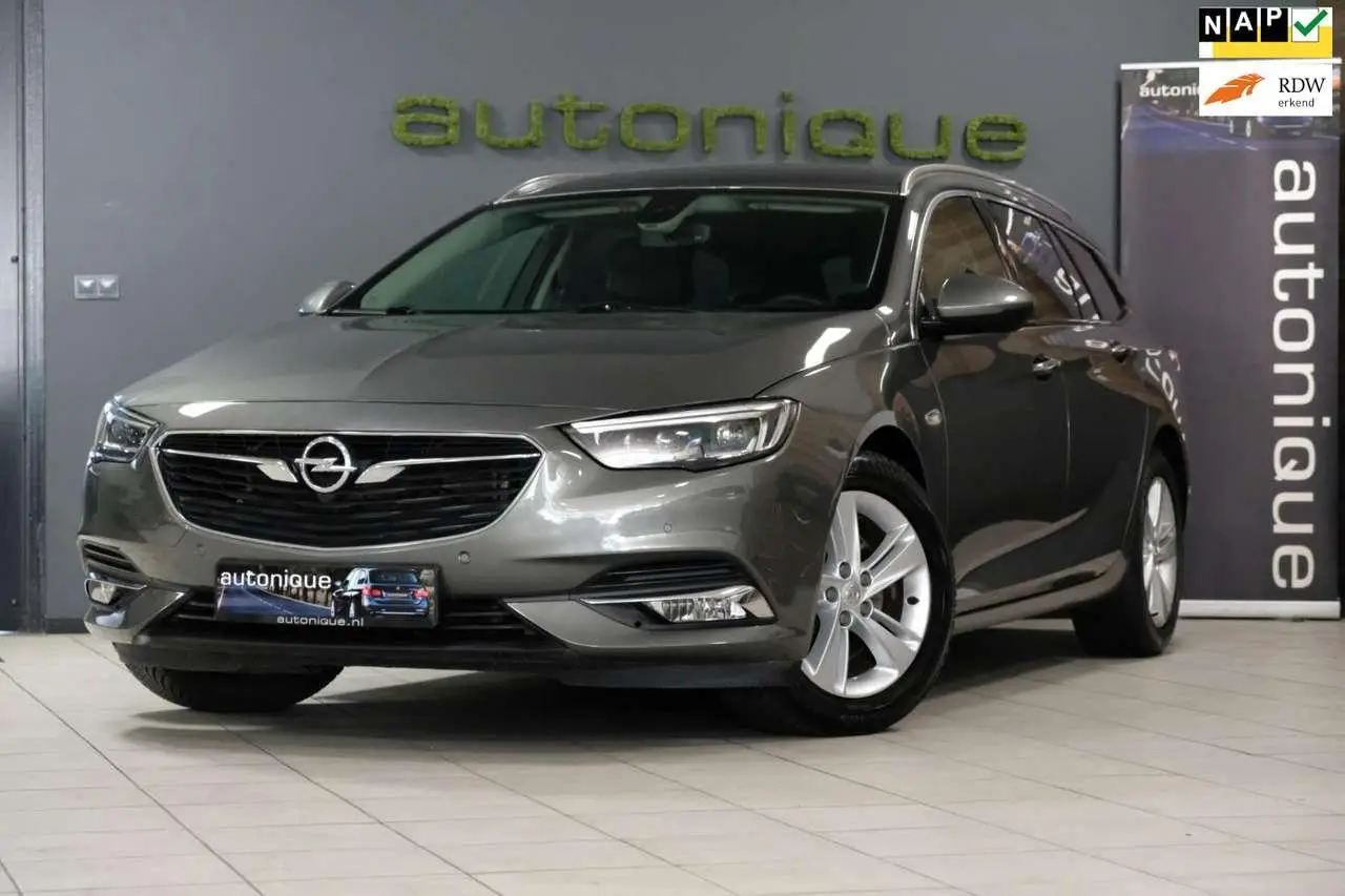 Photo 1 : Opel Insignia 2018 Petrol