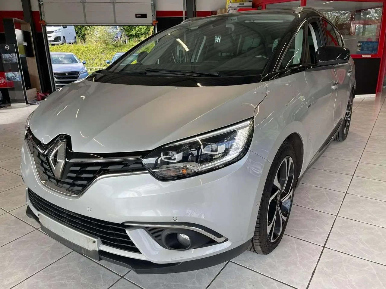 Photo 1 : Renault Grand Scenic 2019 Essence