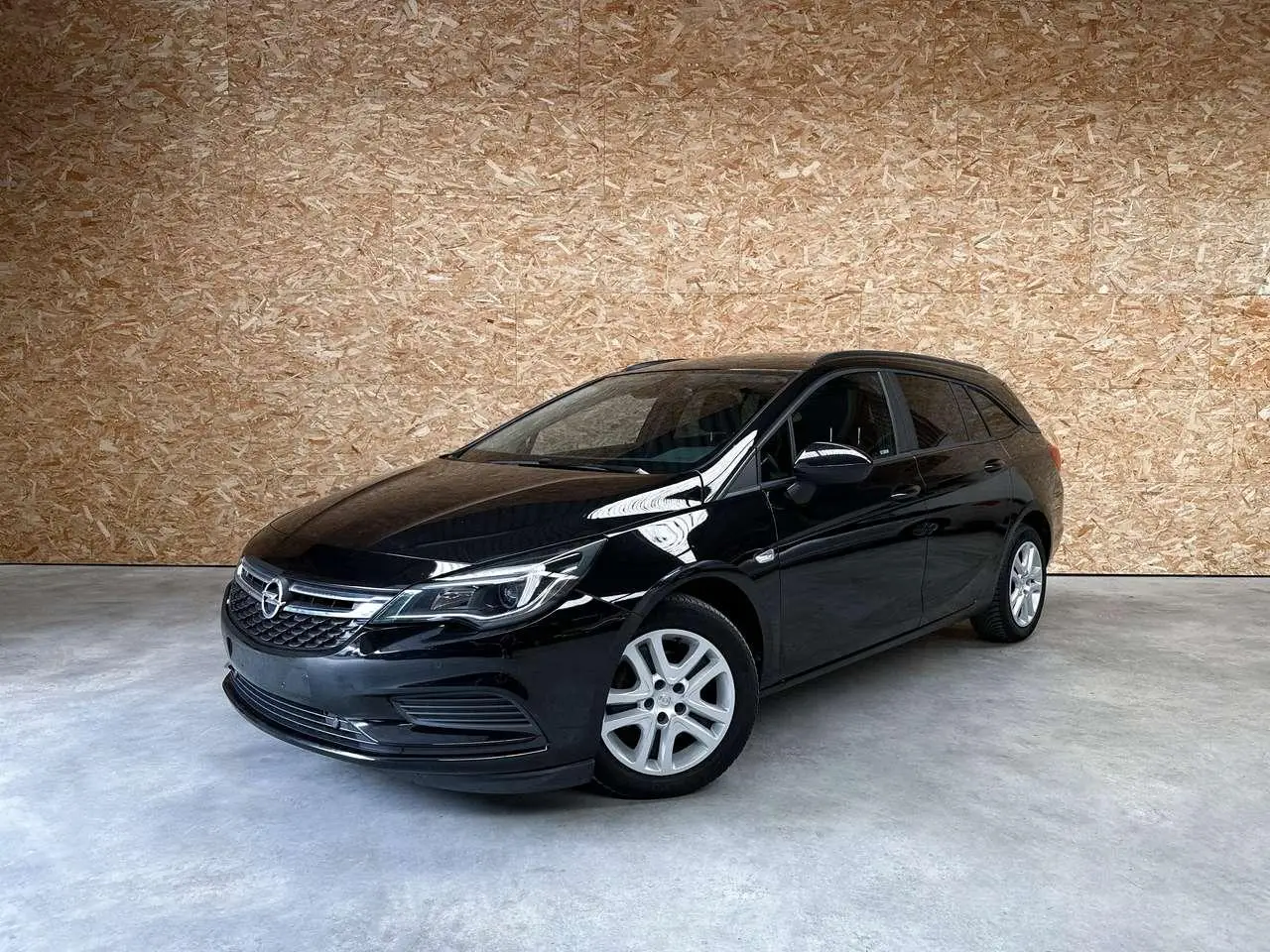 Photo 1 : Opel Astra 2018 Diesel