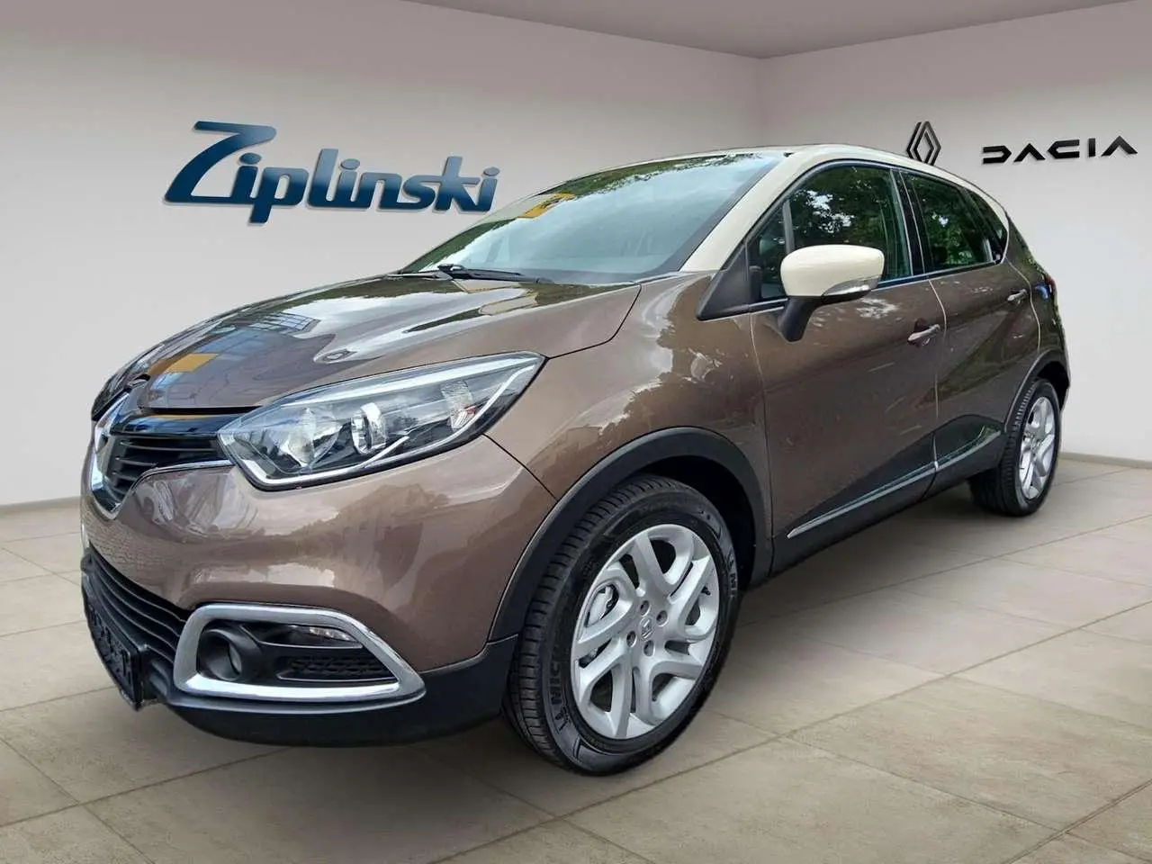 Photo 1 : Renault Captur 2015 Petrol