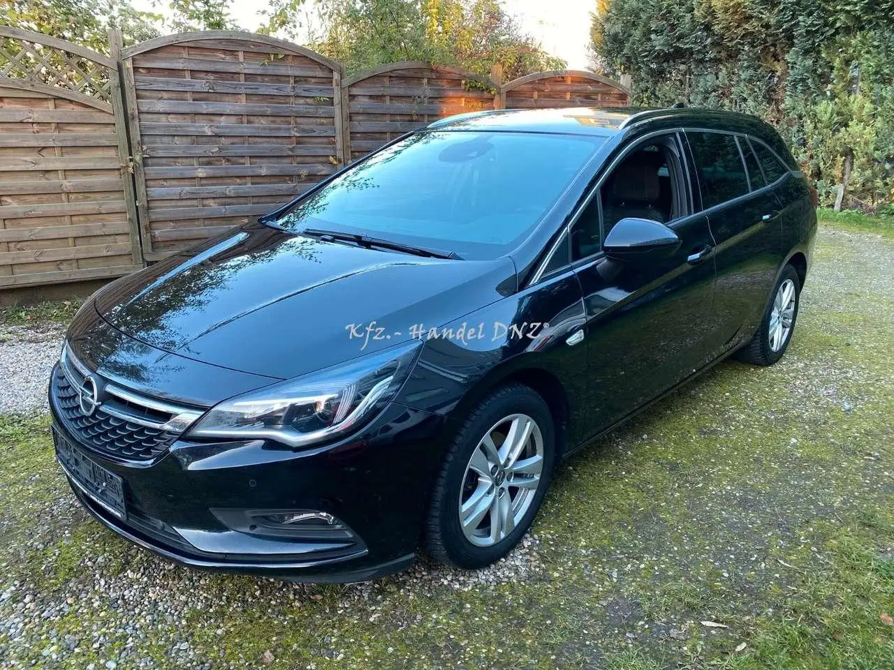 Photo 1 : Opel Astra 2016 Petrol