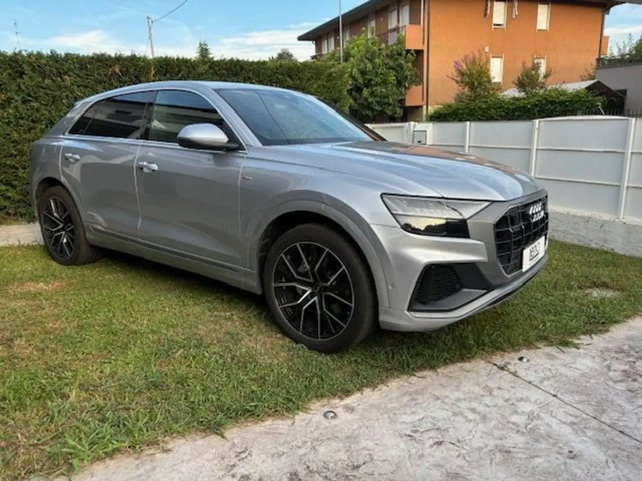 Photo 1 : Audi Q8 2019 Hybrid