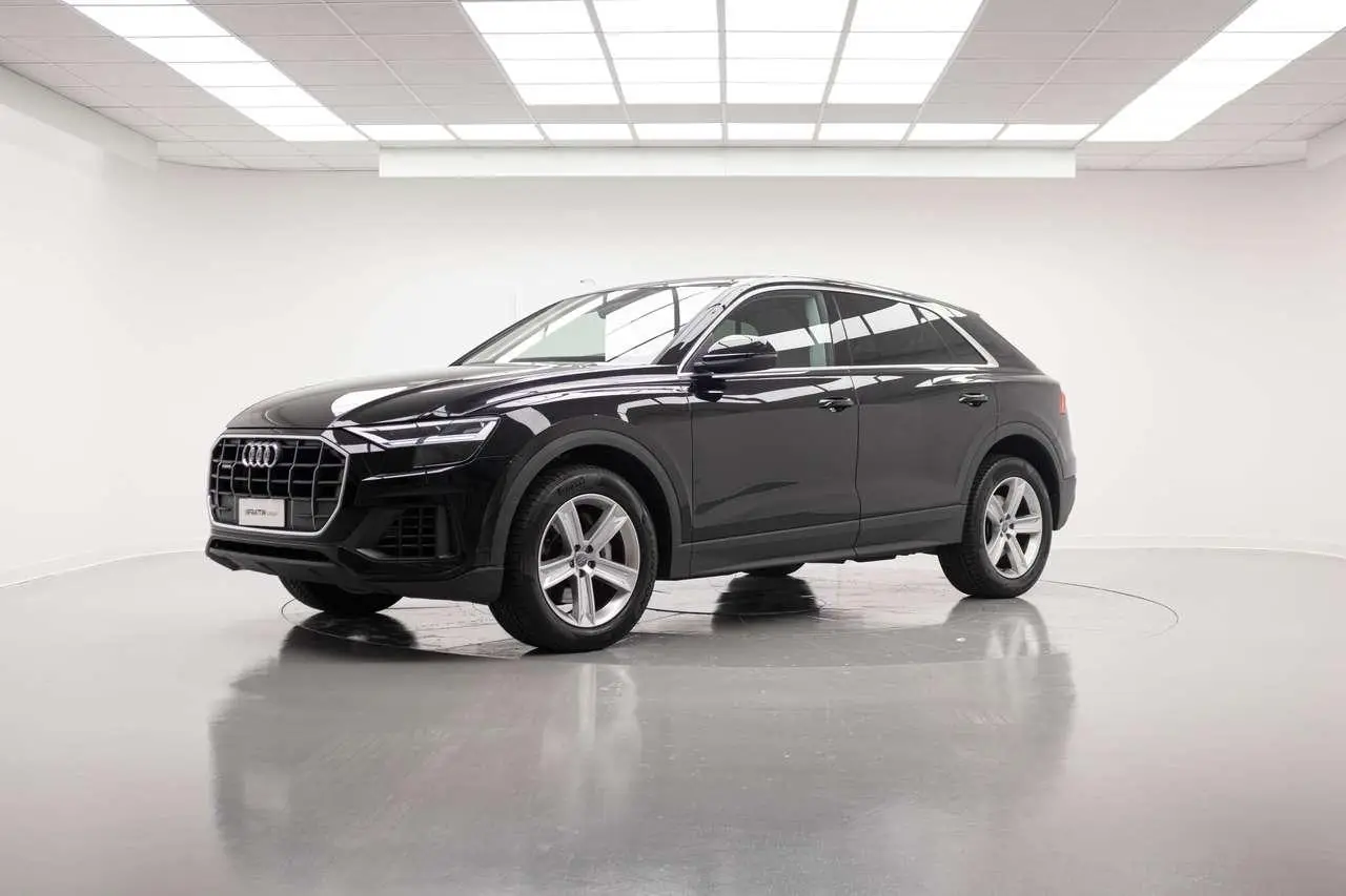 Photo 1 : Audi Q8 2020 Hybride