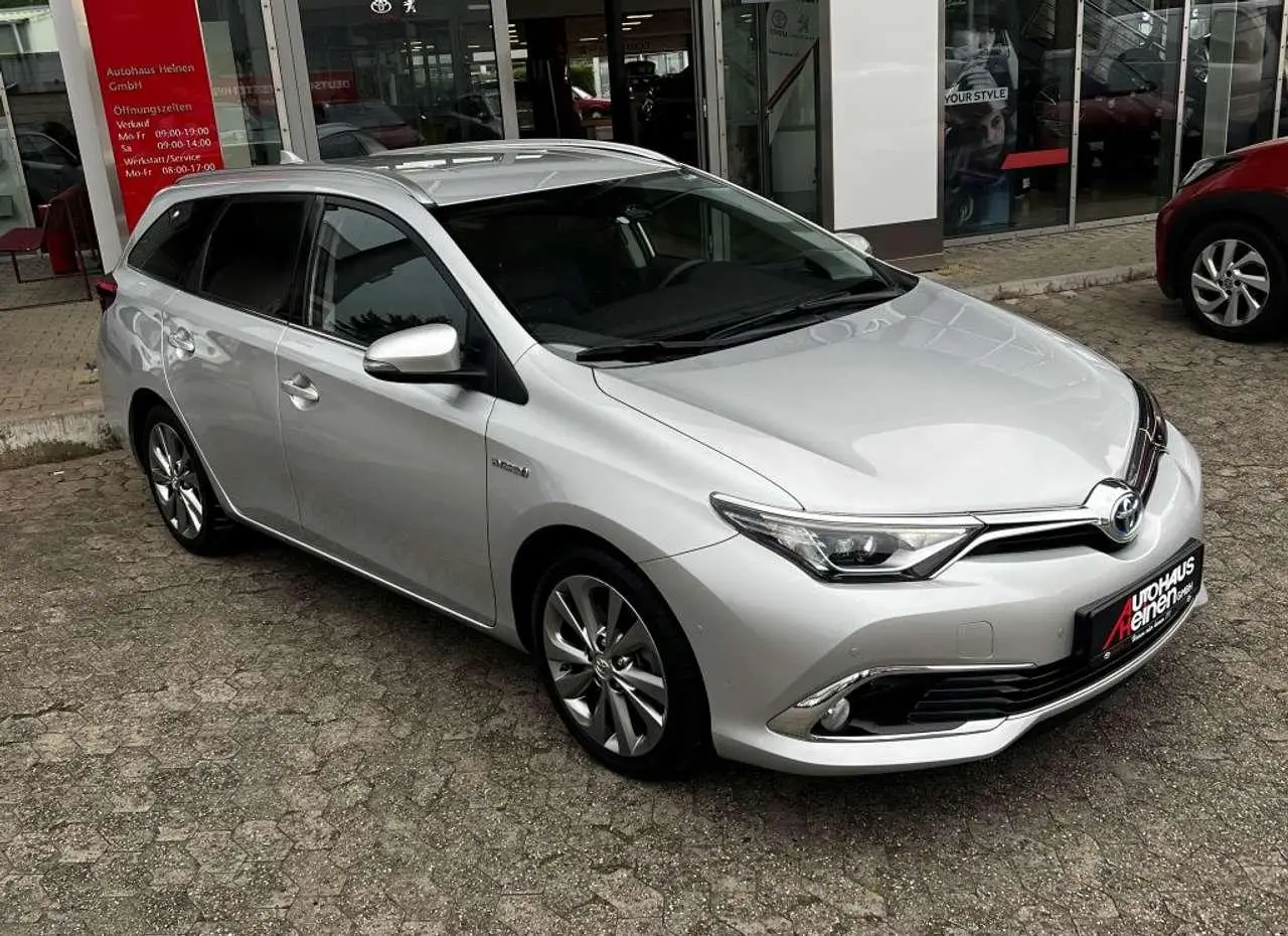 Photo 1 : Toyota Auris 2016 Hybride