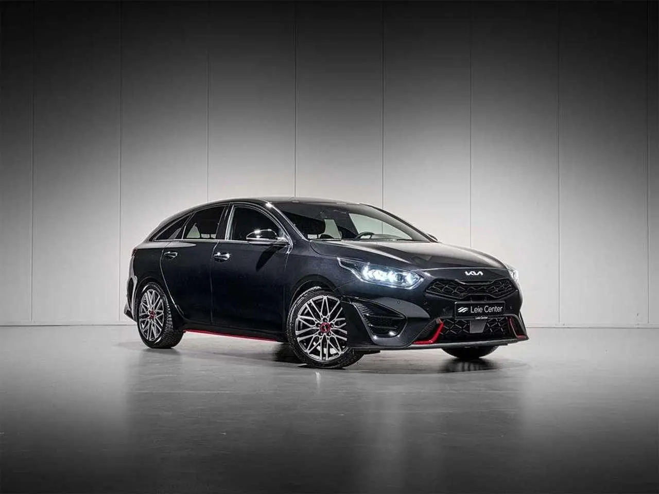 Photo 1 : Kia Proceed 2023 Petrol