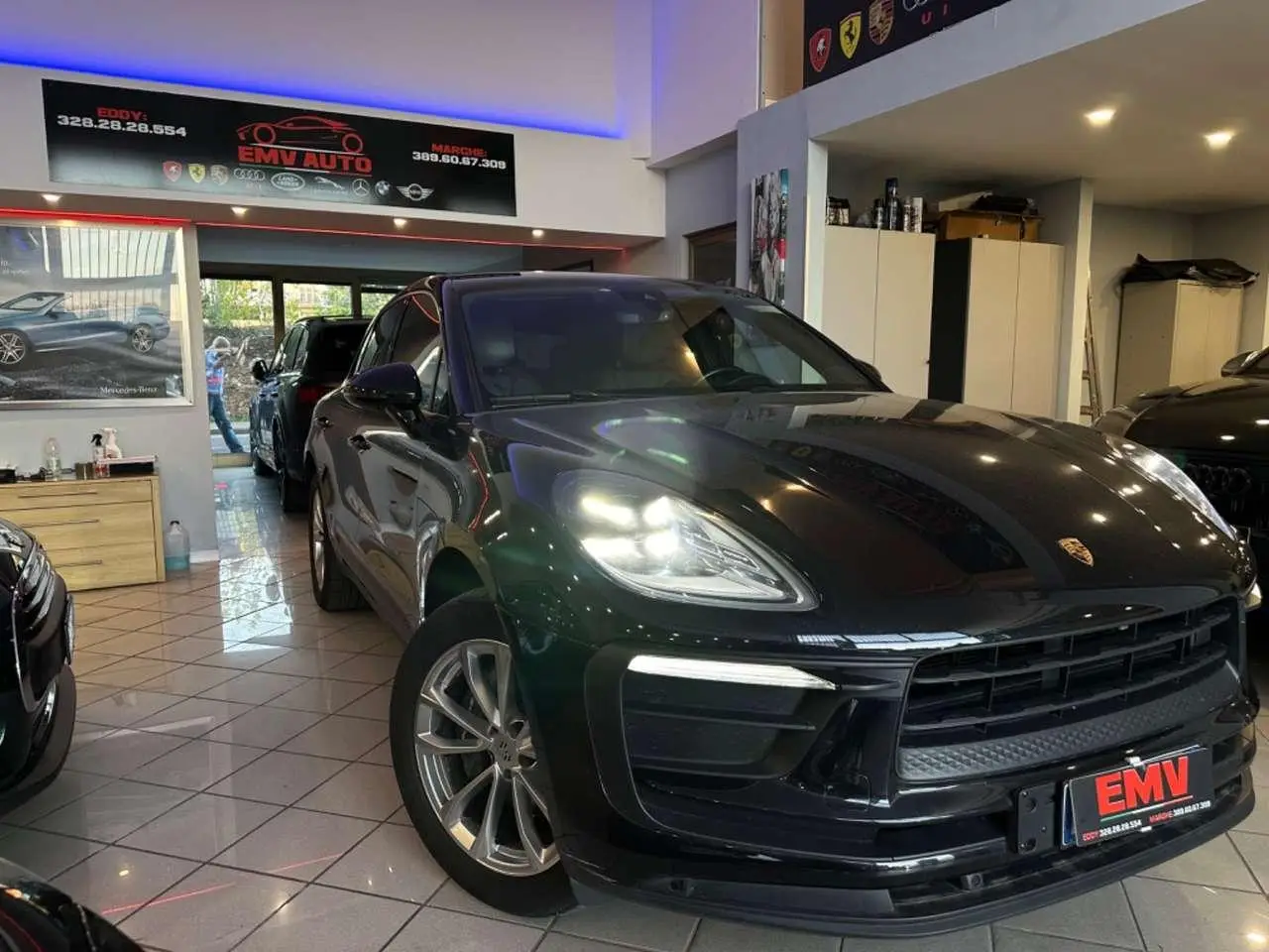 Photo 1 : Porsche Macan 2022 Essence