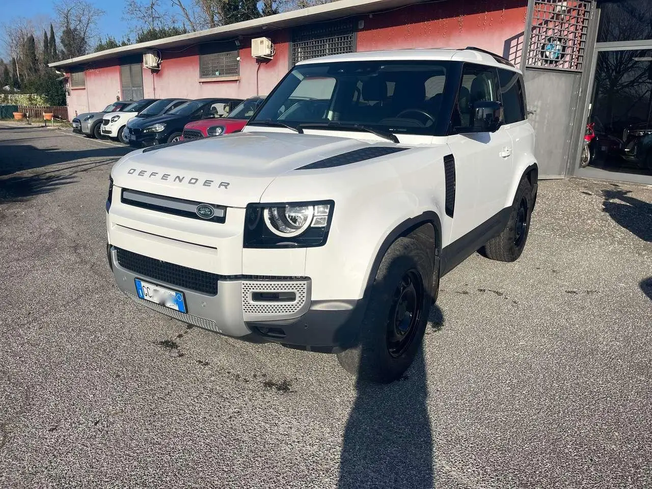 Photo 1 : Land Rover Defender 2021 Hybrid