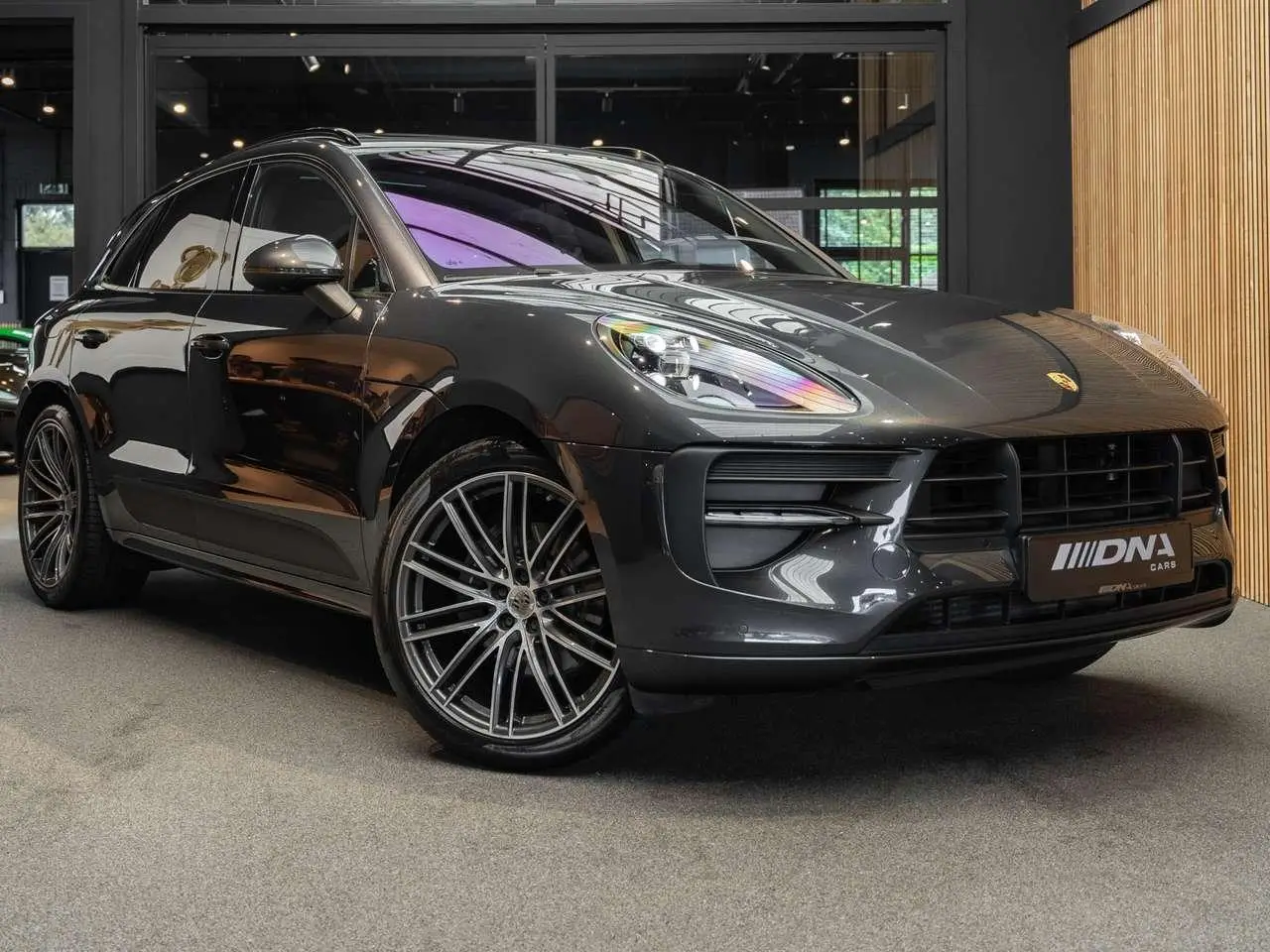 Photo 1 : Porsche Macan 2019 Petrol