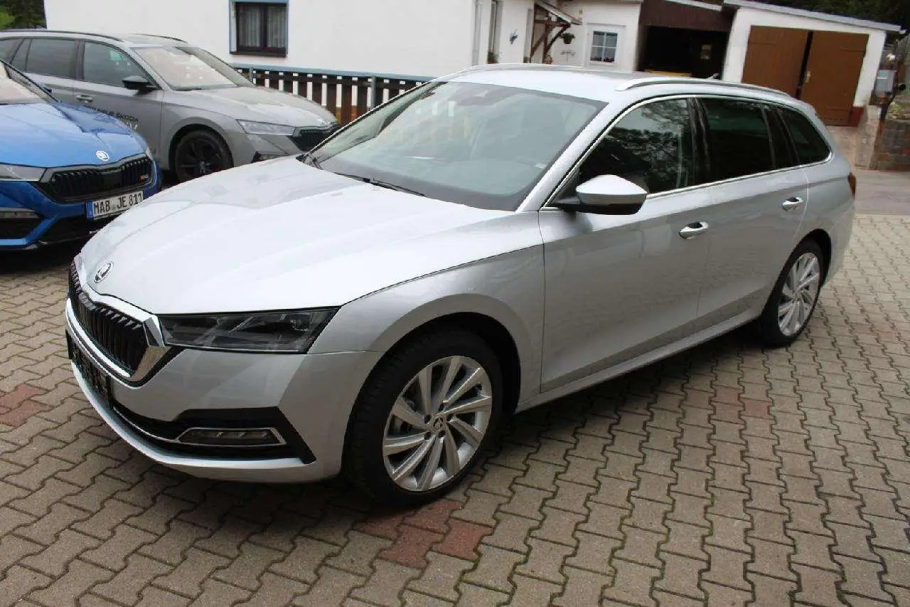 Photo 1 : Skoda Octavia 2023 Essence