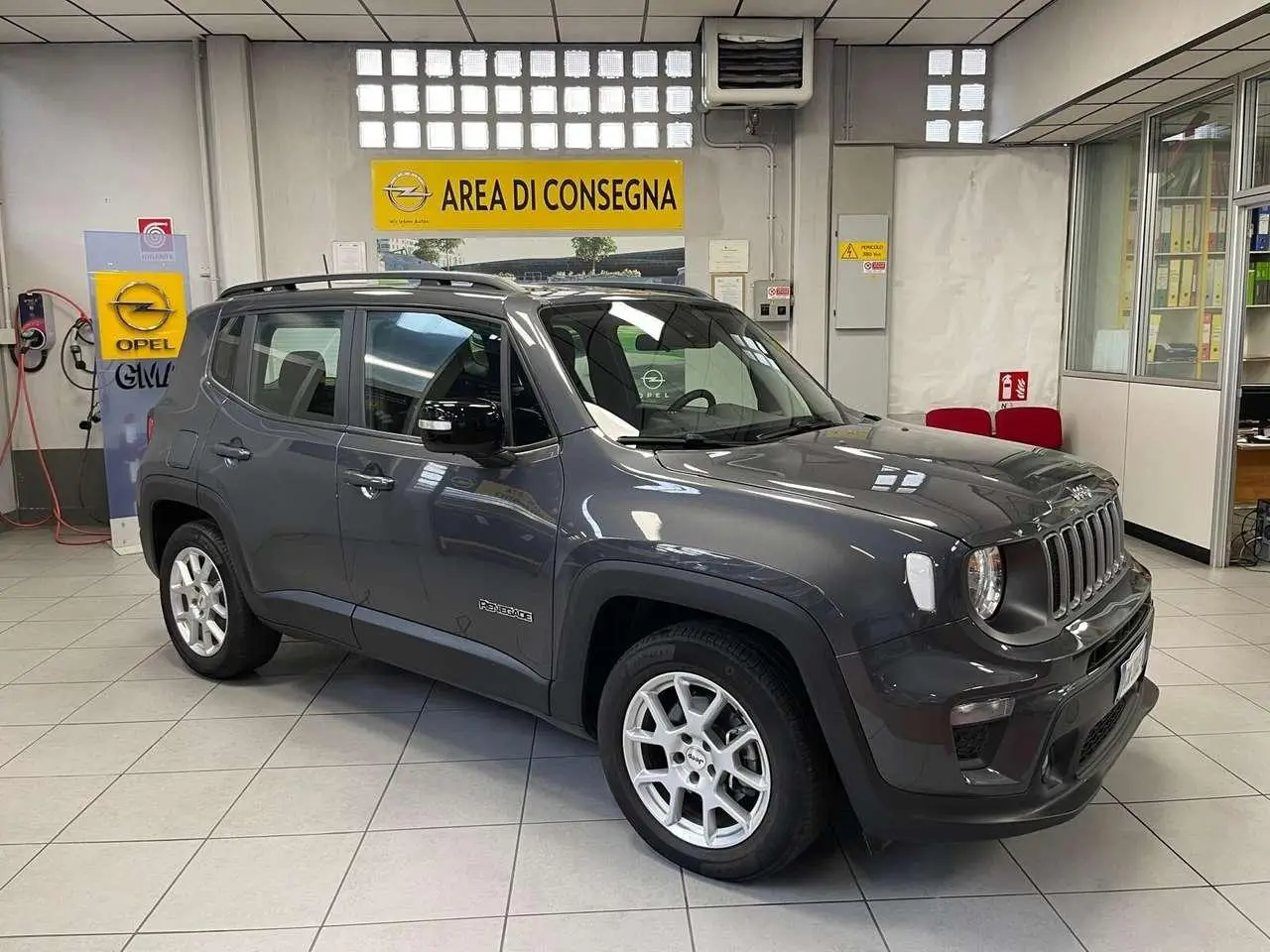 Photo 1 : Jeep Renegade 2023 Hybrid