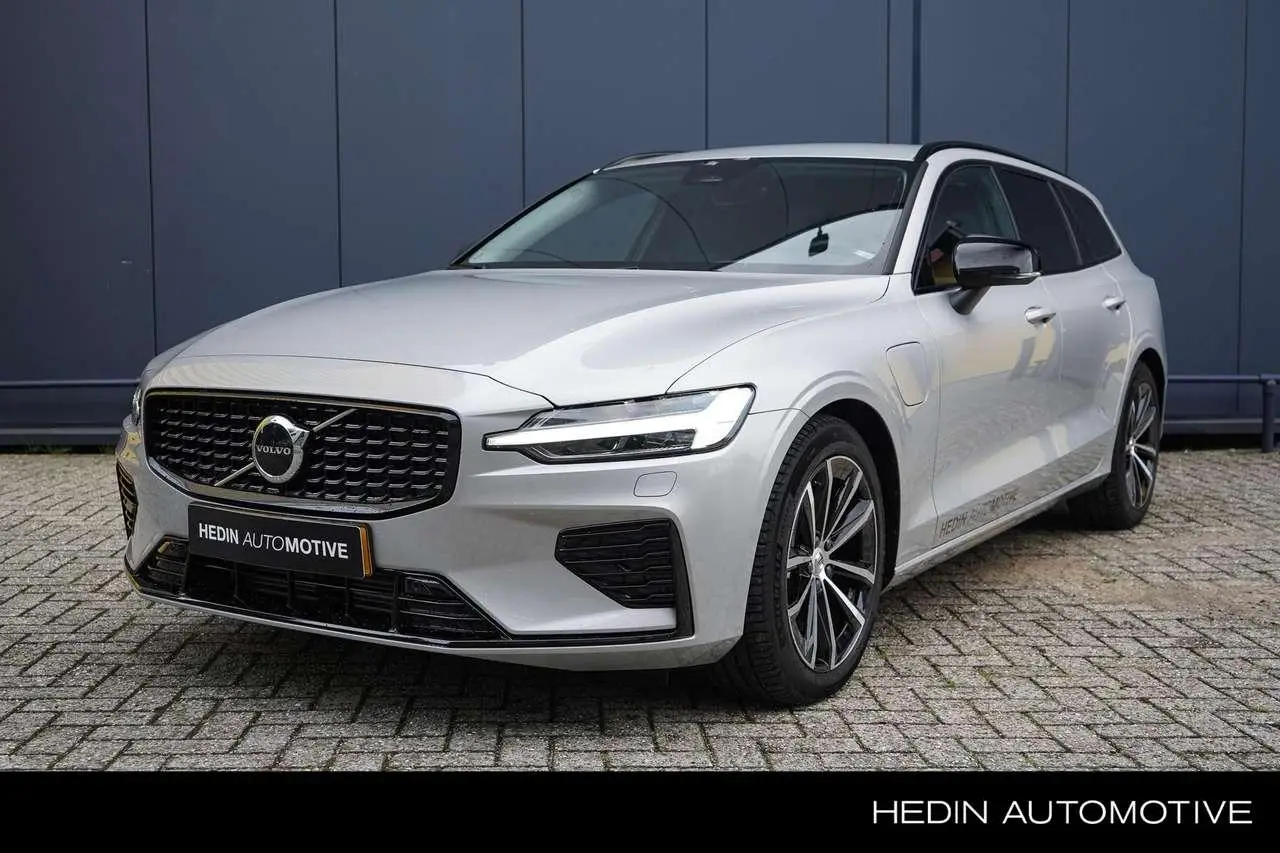 Photo 1 : Volvo V60 2024 Hybride