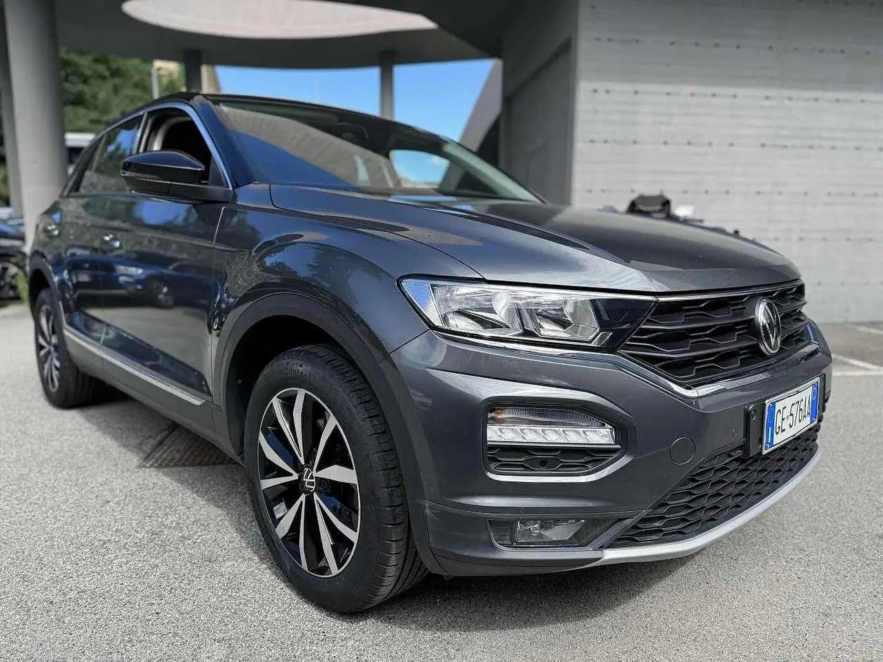 Photo 1 : Volkswagen T-roc 2021 Petrol