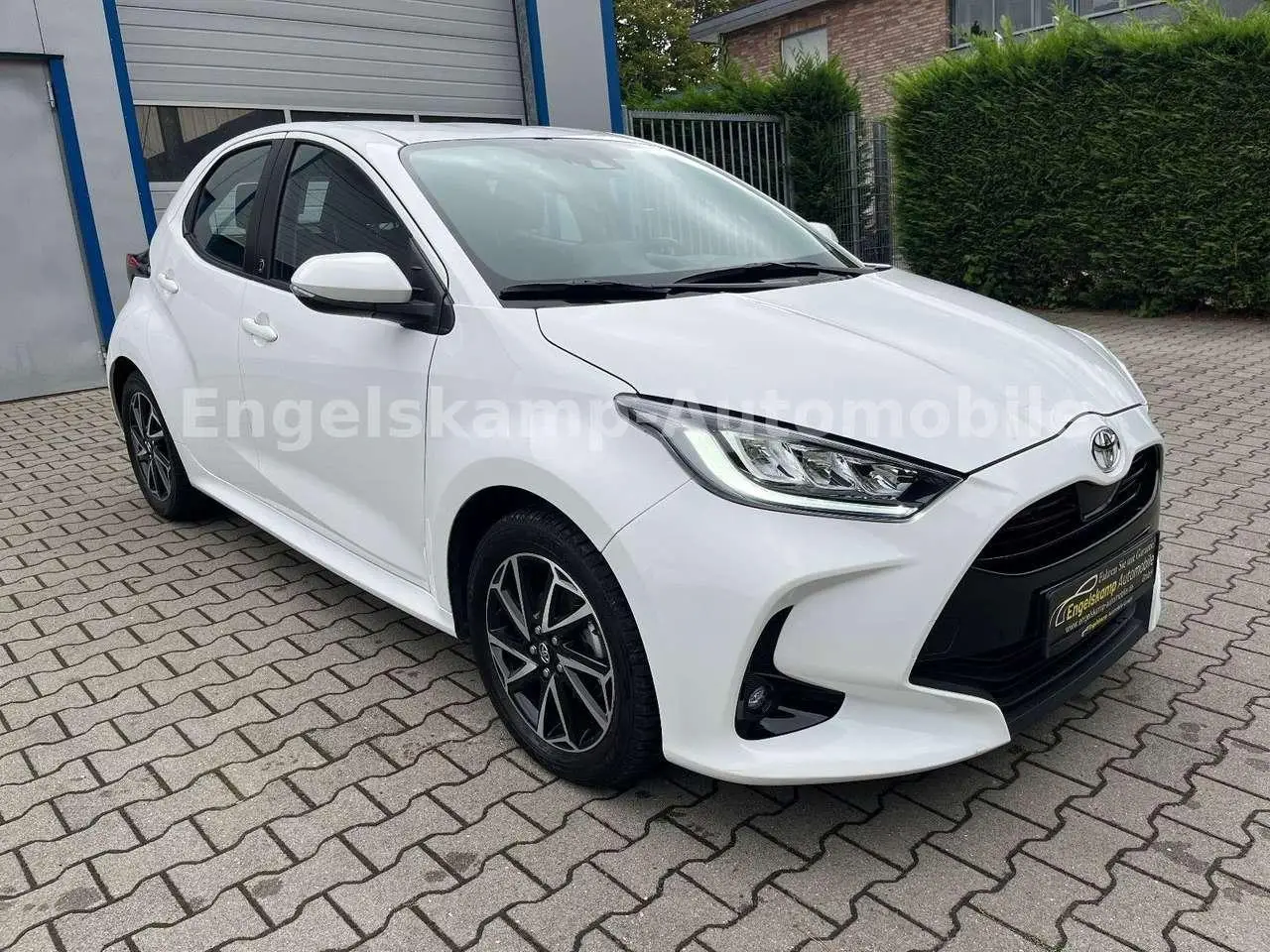 Photo 1 : Toyota Yaris 2021 Petrol