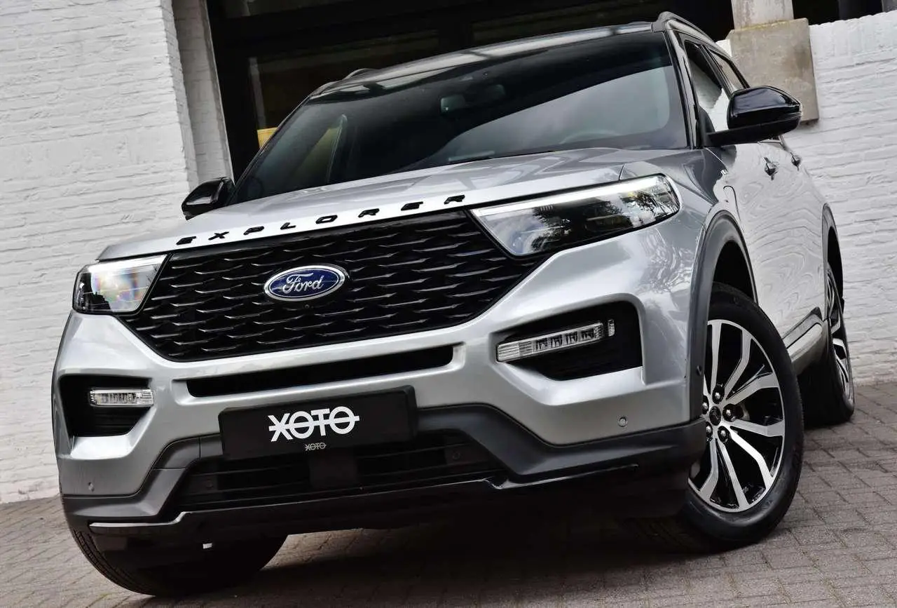 Photo 1 : Ford Explorer 2022 Hybride