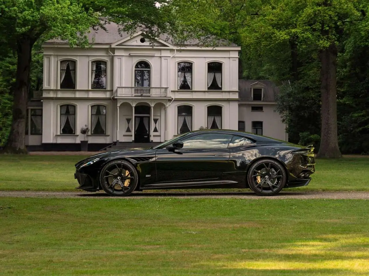 Photo 1 : Aston Martin Dbs 2019 Petrol