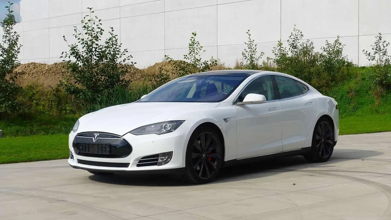 Photo 1 : Tesla Model S 2015 Électrique