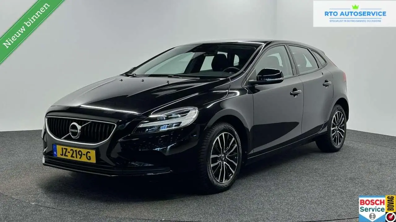 Photo 1 : Volvo V40 2016 Petrol