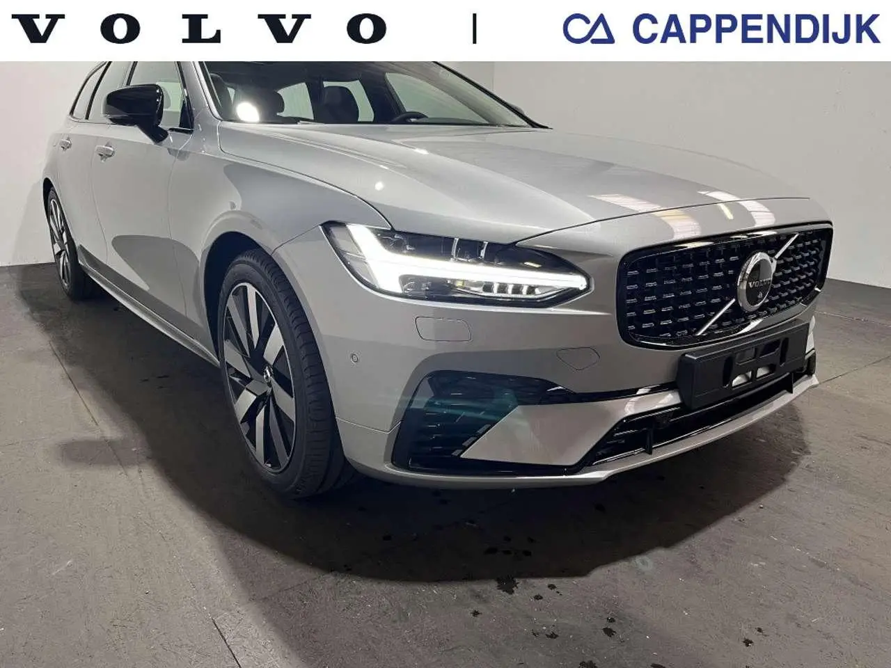 Photo 1 : Volvo V90 2024 Hybride