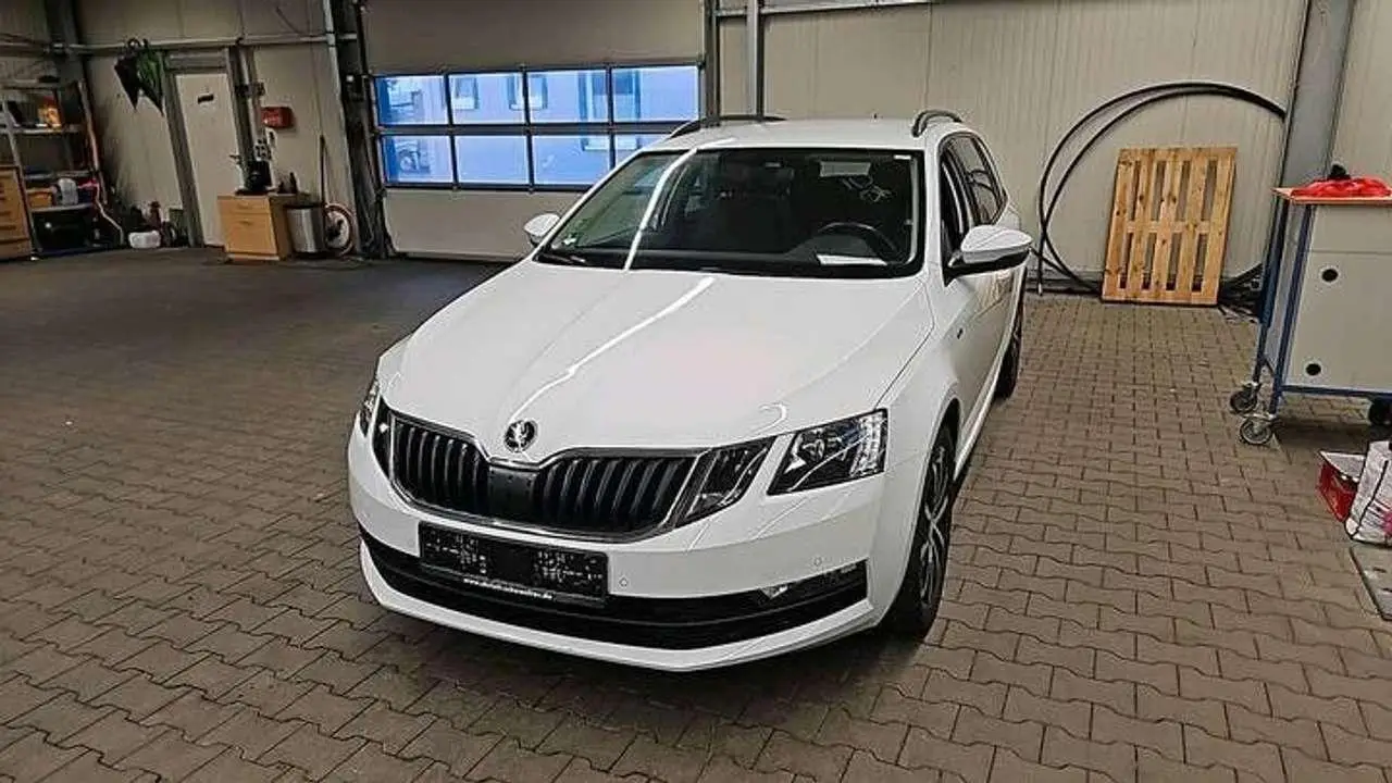 Photo 1 : Skoda Octavia 2019 Petrol