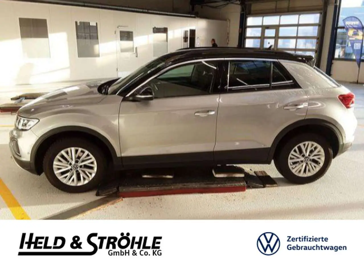 Photo 1 : Volkswagen T-roc 2023 Petrol