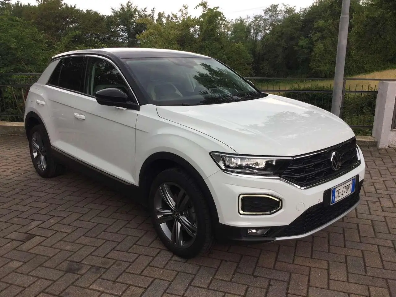 Photo 1 : Volkswagen T-roc 2021 Essence