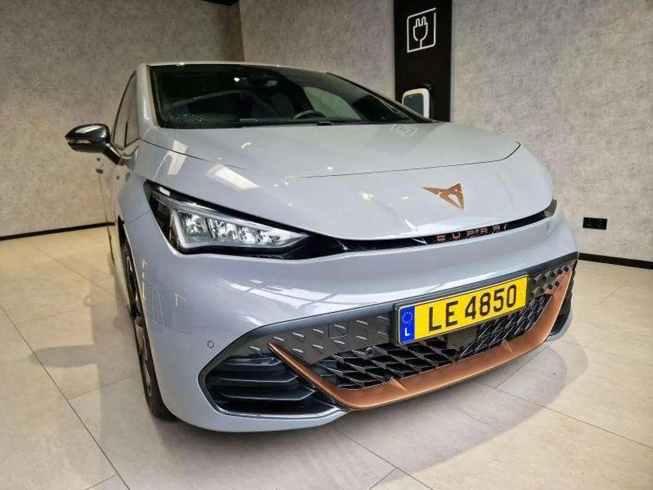 Photo 1 : Cupra Born 2023 Électrique