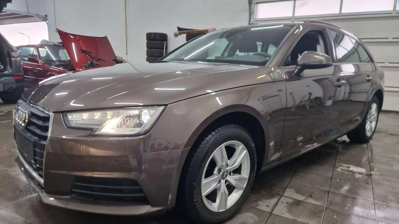 Photo 1 : Audi A4 2016 Petrol