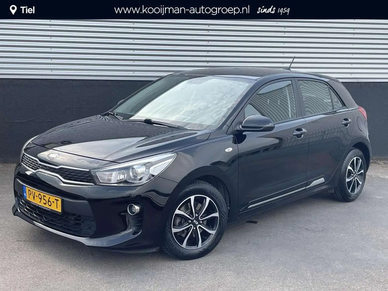 Photo 1 : Kia Rio 2017 Petrol