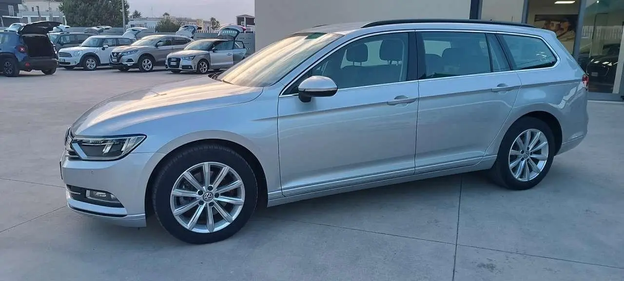 Photo 1 : Volkswagen Passat 2018 Diesel