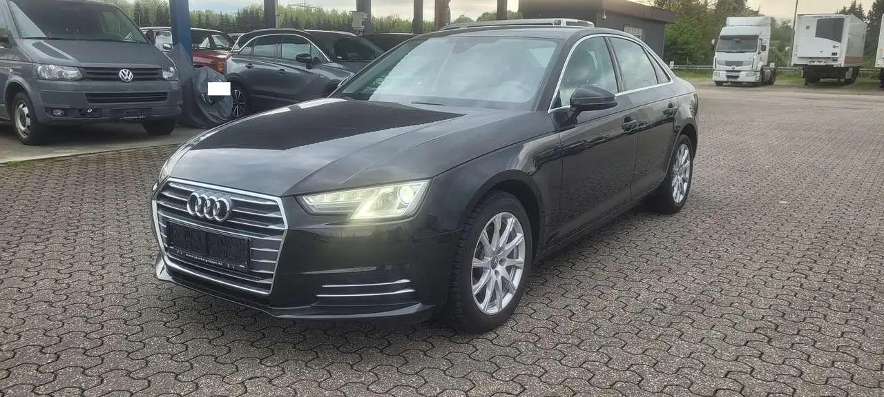 Photo 1 : Audi A4 2018 Diesel