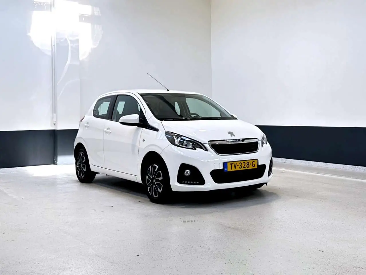 Photo 1 : Peugeot 108 2018 Petrol