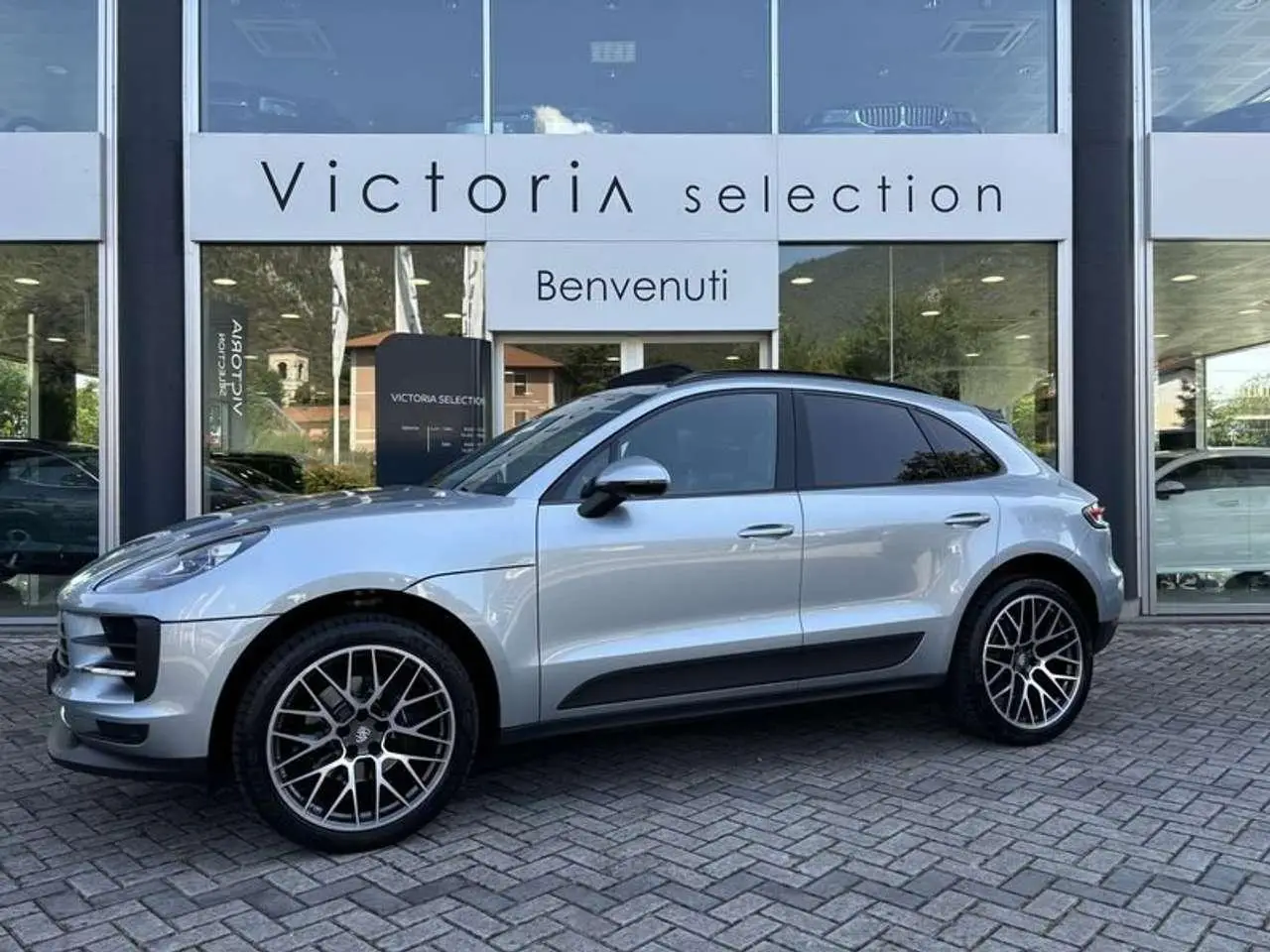 Photo 1 : Porsche Macan 2021 Essence