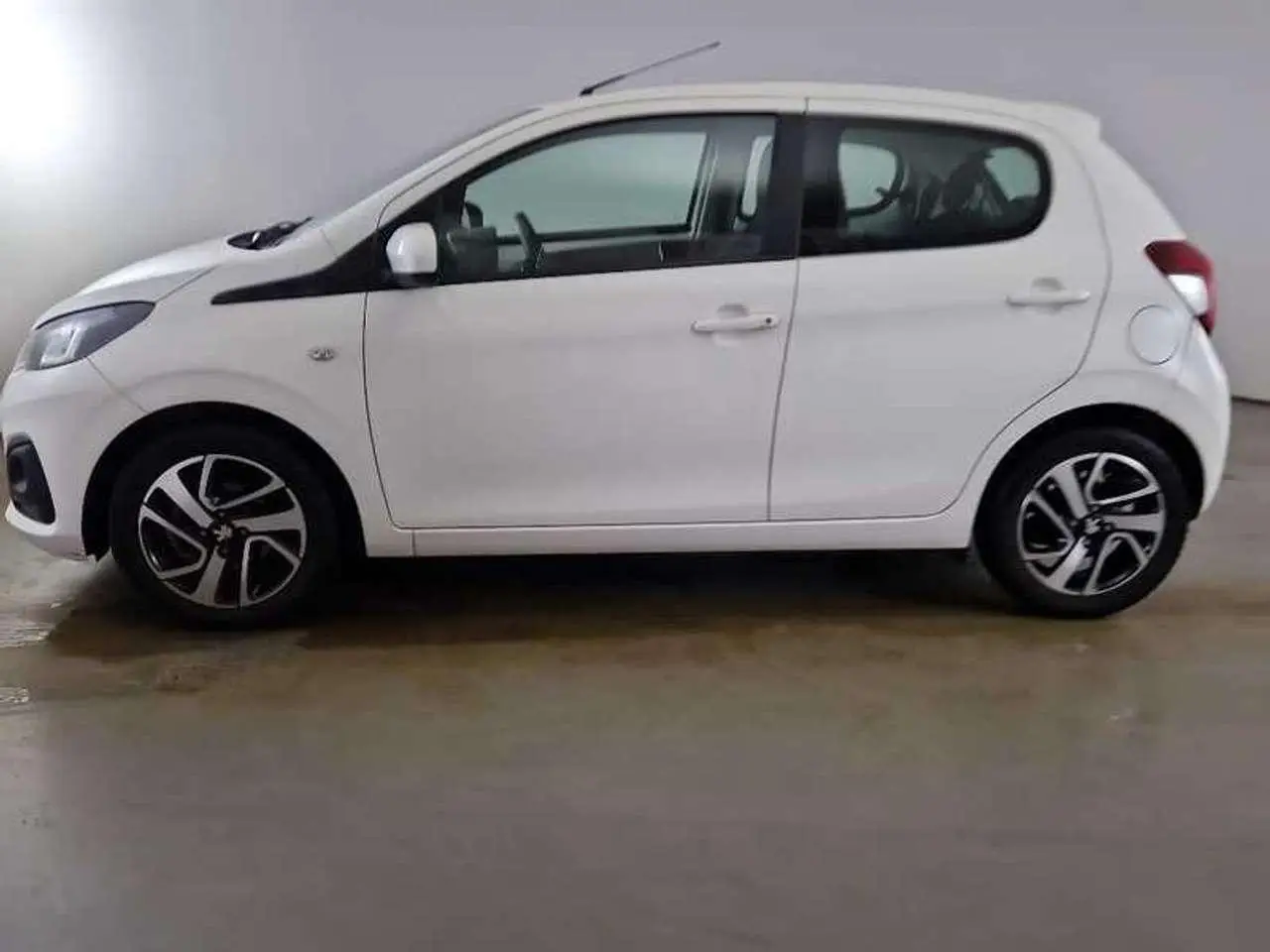 Photo 1 : Peugeot 108 2021 Petrol