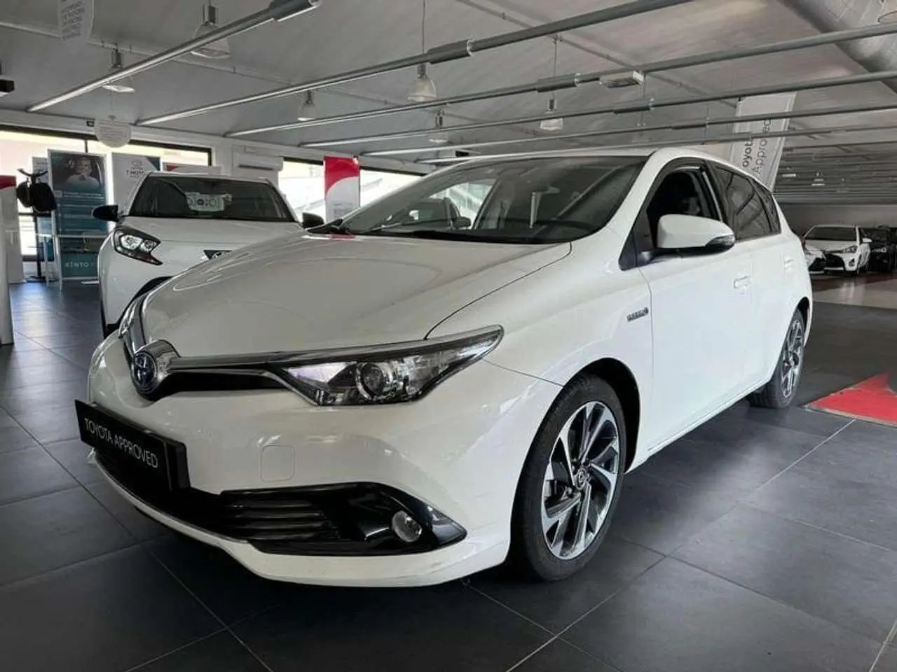 Photo 1 : Toyota Auris 2016 Hybride