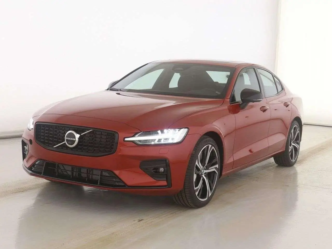 Photo 1 : Volvo S60 2024 Hybrid