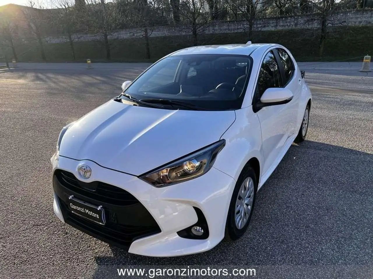 Photo 1 : Toyota Yaris 2022 Petrol