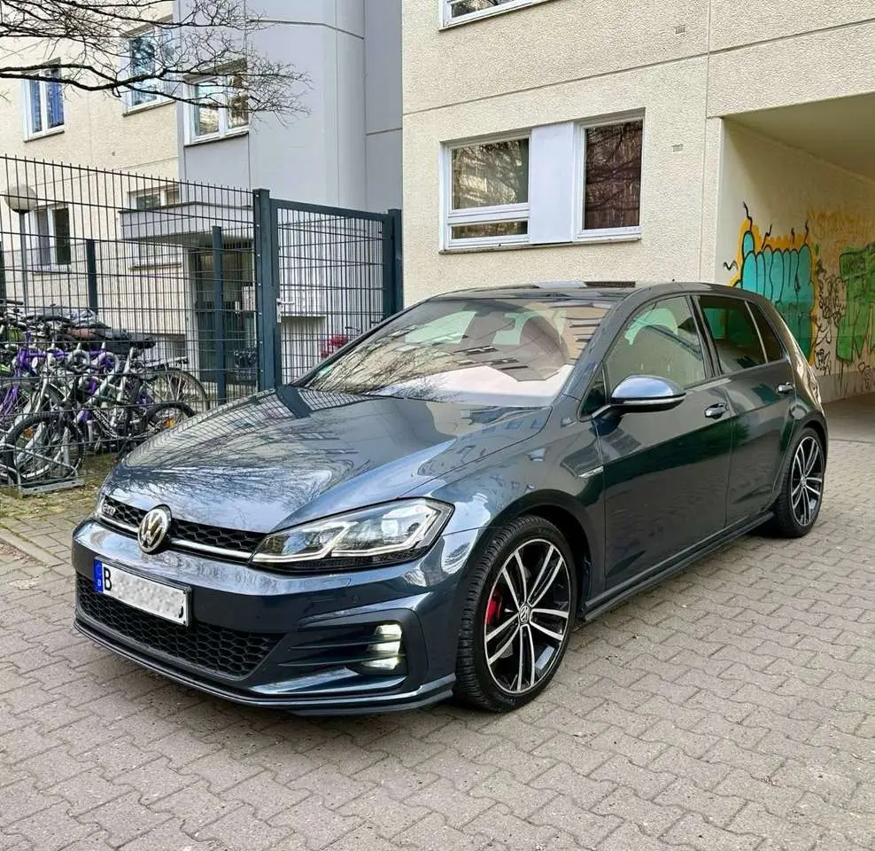 Photo 1 : Volkswagen Golf 2018 Diesel